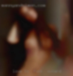 Love to fuck in Oxnard  be naked 24/7 if I can..